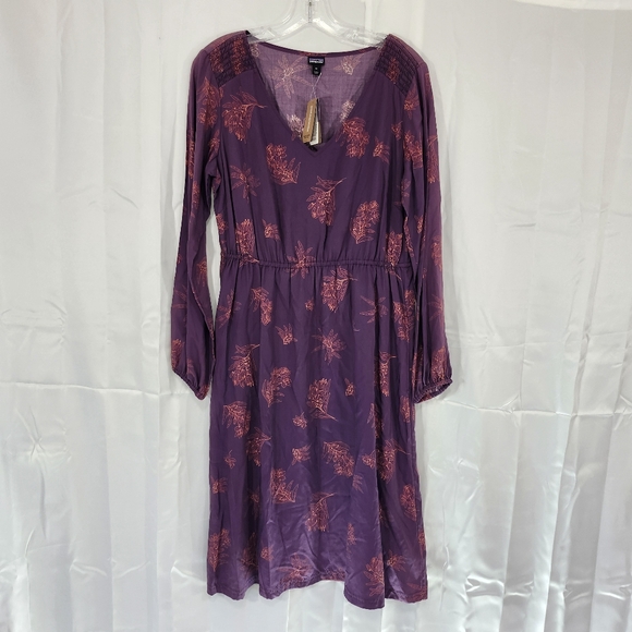 Patagonia Dresses & Skirts - Patagonia Size Medium Shallow Moon Dress Labrador Tea Plum Floral